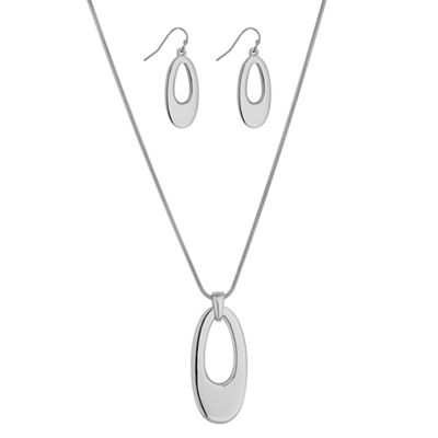Silver oval jewellery set